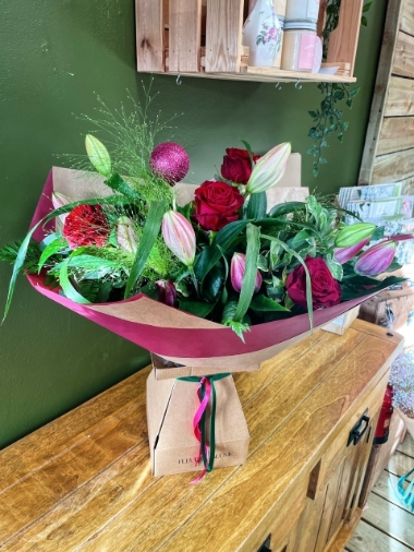 Festive Rose Lily